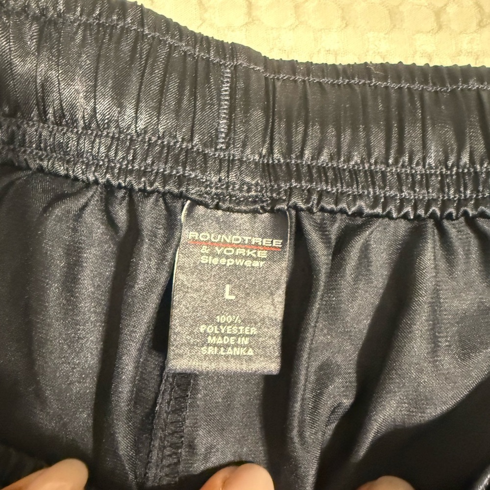 Roundtree & Yorke Charcoal Sleepwear - Picture 7 of 14